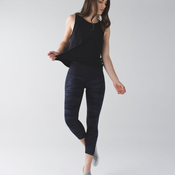 Lululemon Seek The Heat Crop Mini Coast Camo Deep Navy Black / Naval Blue - Picture 6 of 11